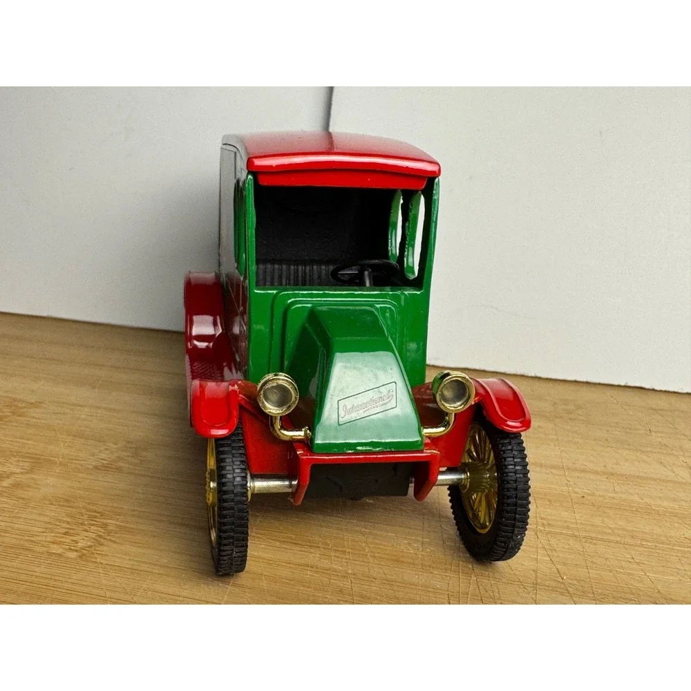 1920 Coca Cola Seasons Greetings Santa Panel Delivery Truck BANK OKLA ERTL #1363